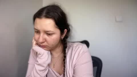 Emma online show from April 27, 7:28 am