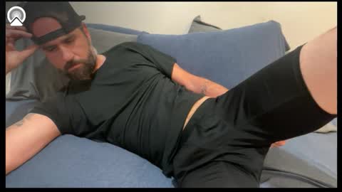 Snapshot of captnblackbeard chatting on October 19, 7:51 pm captnblackbeard online show from October 19, 7:51 pm