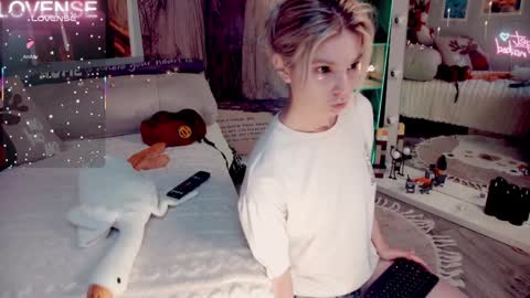 NONA    follow online show from January 9, 5:35 am