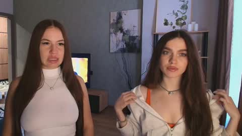 caressyourself online show from November 22, 5:39 am