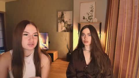 caressyourself online show from December 5, 5:39 am