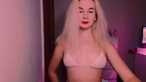 Carin online show from October 19, 8:02 pm