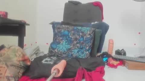 Snapshot of carla_prestige chatting on October 21, 2:43 pm carla_prestige online show from October 21, 2:43 pm