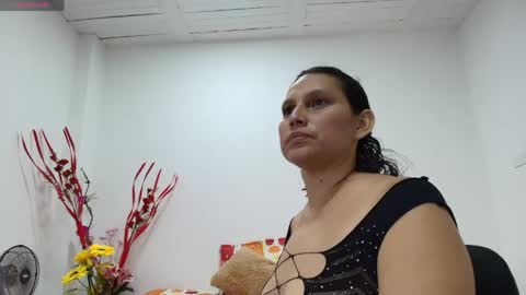 carlaantonellii online show from April 14, 3:43 am