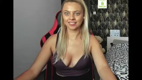 CarlaStaceFun online show from June 29, 10:15 am