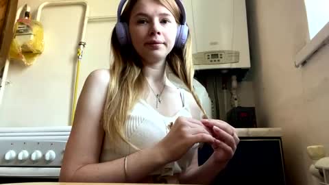 Kaayy  Its my first day here  online show from May 5, 6:30 am
