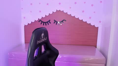Snapshot of carlie_mayer chatting on September 16, 2:57 am CARLYE online show from September 16, 2:57 am