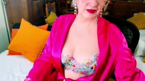 Carmen online show from November 20, 8:24 am