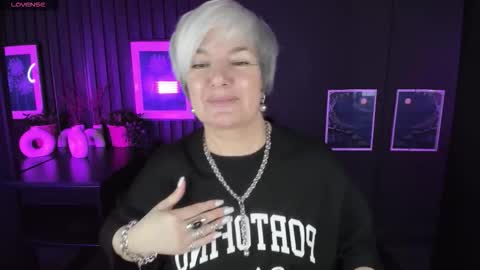 Carmen online show from November 7, 8:33 pm