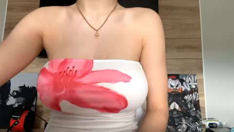 Lisa online show from May 27, 8:11 am
