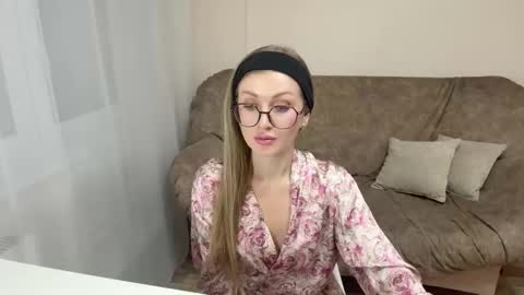 Carolin online show from November 20, 5:54 pm