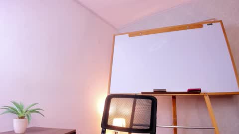  Caroline  online show from January 19, 10:36 am