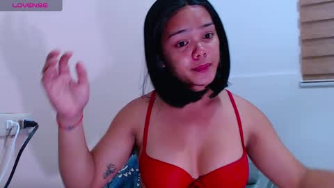 caroline_east online show from March 1, 4:22 pm