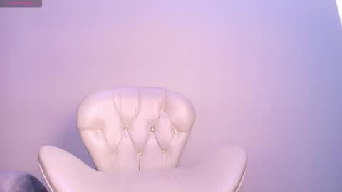 caroline_foster1 online show from October 6, 12:01 pm