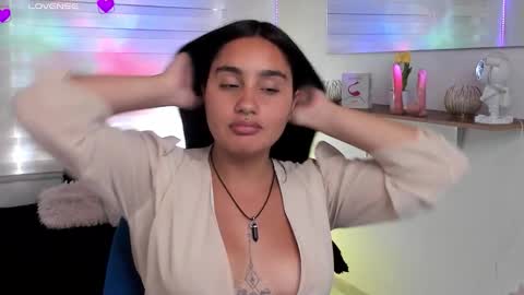 caroline_rodriguez_9 online show from February 11, 7:50 pm