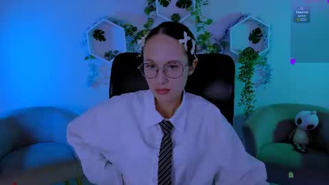 Caroline online show from July 25, 12:14 pm