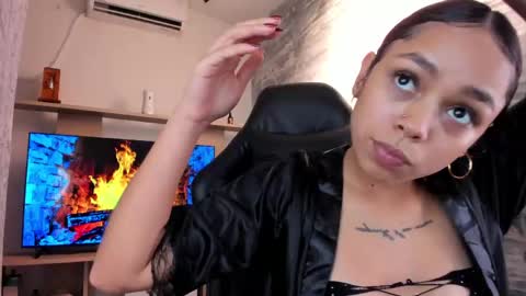 Caroline online show from June 7, 3:28 pm