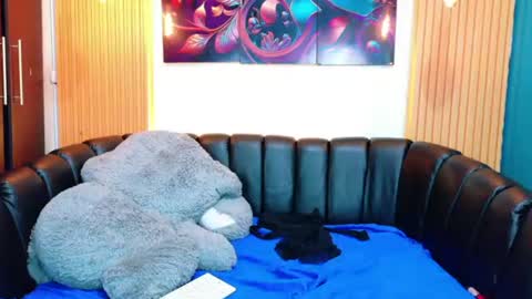 carolinejesh online show from July 28, 4:39 pm