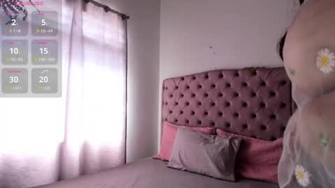 Caroline  online show from May 30, 4:27 pm