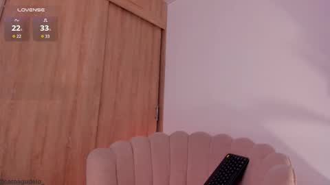 carolinna_ online show from February 4, 2:59 am