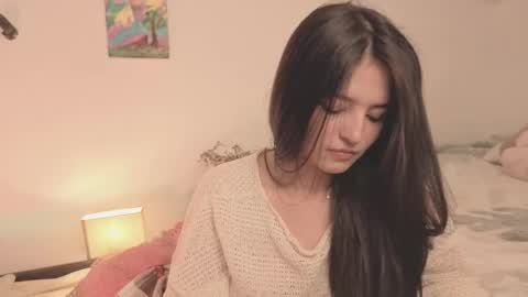 amelie online show from April 18, 12:01 am