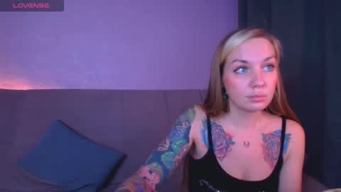 Carrie online show from March 18, 9:09 pm