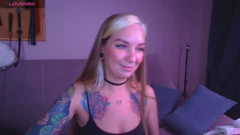 Carrie online show from November 21, 7:01 pm