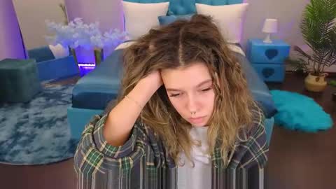 Snapshot of carriebecker chatting on October 5, 6:04 pm carriebecker online show from October 5, 6:04 pm