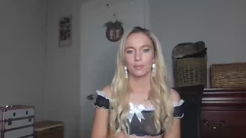 Snapshot of caseygirl6879 chatting on October 20, 6:13 pm Casey Lakes online show from October 20, 6:13 pm