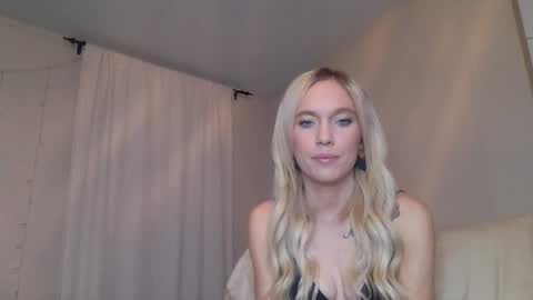 Snapshot of caseygirl6879 chatting on October 9, 4:40 am Casey Lakes online show from October 9, 4:40 am