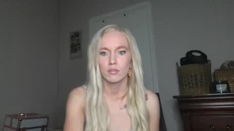 Snapshot of caseygirl6879 chatting on October 30, 11:27 pm Casey Lakes online show from October 30, 11:27 pm