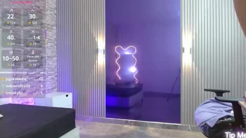 Snapshot of casse_tay chatting on October 9, 4:51 am casse_tay online show from October 9, 4:51 am
