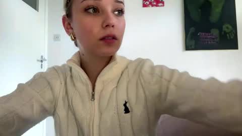Olivia online show from May 13, 12:04 pm