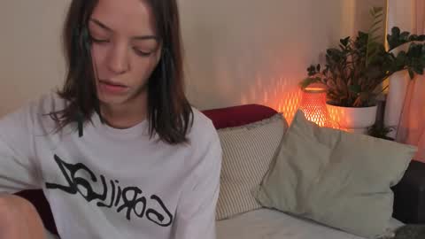  cassandra  online show from November 4, 6:20 pm