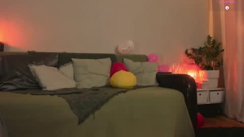  cassandra  online show from February 17, 11:33 pm