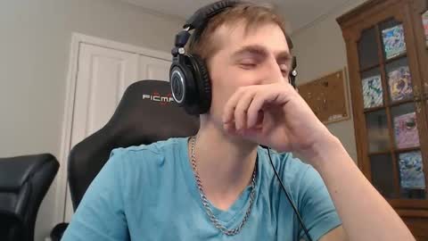 casuallycorrupt online show from December 4, 6:35 am