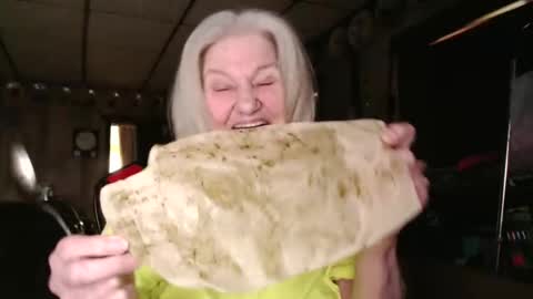 Snapshot of cat9paw chatting on October 17, 3:27 pm cat online show from October 17, 3:27 pm