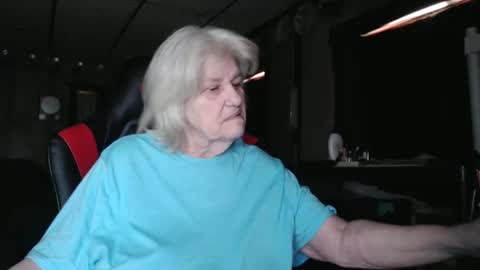 Snapshot of cat9paw chatting on February 14, 5:14 pm cat online show from February 14, 5:14 pm