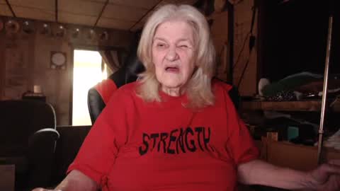 Snapshot of cat9paw chatting on September 12, 6:32 pm cat online show from September 12, 6:32 pm