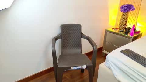 Snapshot of cata_muakgb chatting on October 21, 8:56 pm Dani online show from October 21, 8:56 pm
