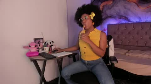 cataleyamoon_ online show from April 20, 8:01 pm