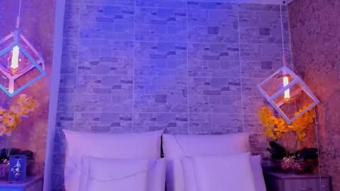 CatalinnaThompson online show from December 17, 11:39 am