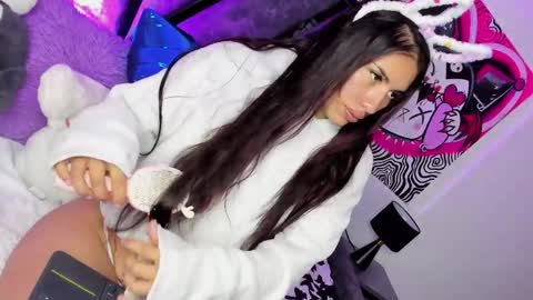 Miu Miu online show from April 1, 12:06 pm