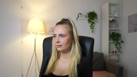 catecrago  online show from September 25, 8:43 am