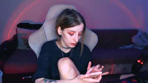 Snapshot of cath_dysphoria_ chatting on February 19, 12:35 am CATH online show from February 19, 12:35 am