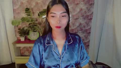 catherine_365 online show from April 14, 11:30 pm