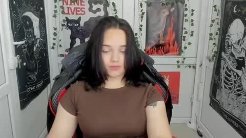 Catrine online show from July 28, 7:39 am