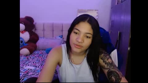 Snapshot of caylinn19 chatting on October 1, 9:24 pm Caylinn online show from October 1, 9:24 pm