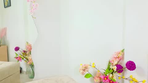 Celesste  online show from February 25, 1:15 pm