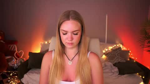 celestenoirr online show from May 3, 1:50 pm